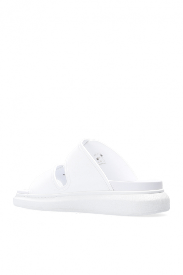 サンダル・ミュール ALEXANDER MCQUEEN Beige Eco Fur Slippers Alexander McQueen Beige Eco Fur Slippers | italist | REVERSIBLE